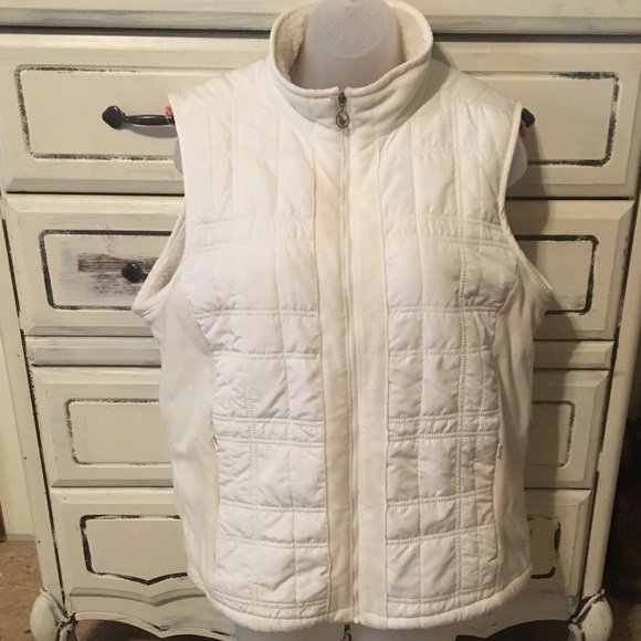 Columbia Jackets & Blazers - Women’s Columbia Vest with Faux Fleece Lining